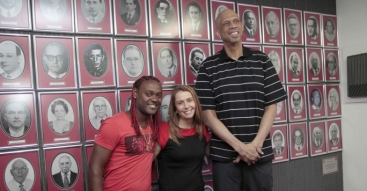Maior pontuador da história da NBA encontra Vagner Love no Flamengo